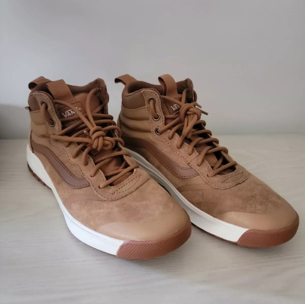 Vans Ultrarange HiTops Size Mens US 7.5 Women's 9